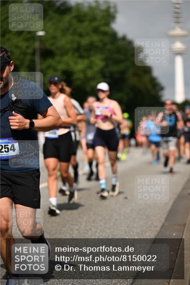 29.06.2025 - hella hamburg halbmarathon Dr. Thomas Lammeyer http://msf.ph/oto/8150022 29.06.2025 10:06:35 Kennedybrücke 1128, 1254, 1432, 1733, 2142, 2322, 2323, 2685, 3780, 3919, 4663, 4985, 5742, 5763, 6166, 6295, 6708, 6860, 7049, 7243, 7323, 8364, 8662, 8749, 9020, 9021, 9928, 10295, 10539, 10866, 11191, 11250 meine-sportfotos.de