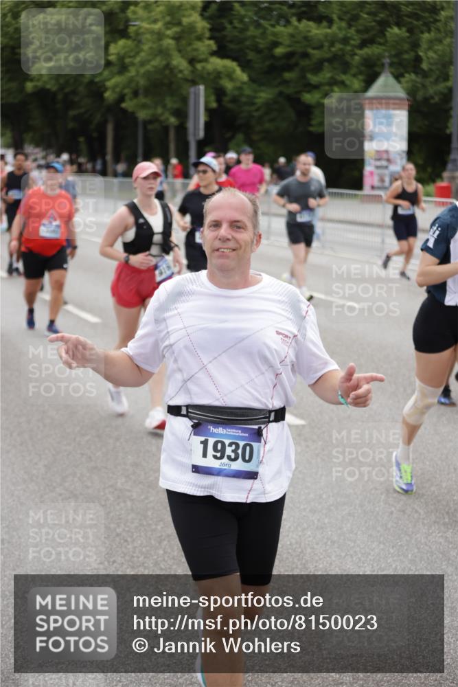 29.06.2025 - hella hamburg halbmarathon Jannik Wohlers http://msf.ph/oto/8150023 29.06.2025 10:50:23 Lombardsbrücke 1129, 1208, 1930, 2200, 2358, 3184, 3229, 3647, 3838, 4642, 4695, 4771, 4848, 6178, 7133, 7141, 7161, 7938, 8200, 8779, 8833, 8986, 9096, 9168, 9933, 10029, 10437, 10552, 10614, 10636, 11577, 12392, 12393, 12800, 13468, 13981, 14010, 14534, 14640, 14762, 14767, 14773, 15017, 15105, 15416, 16500, 16501, 16553, 16904, 17337, 17648, 17735, 18067 meine-sportfotos.de