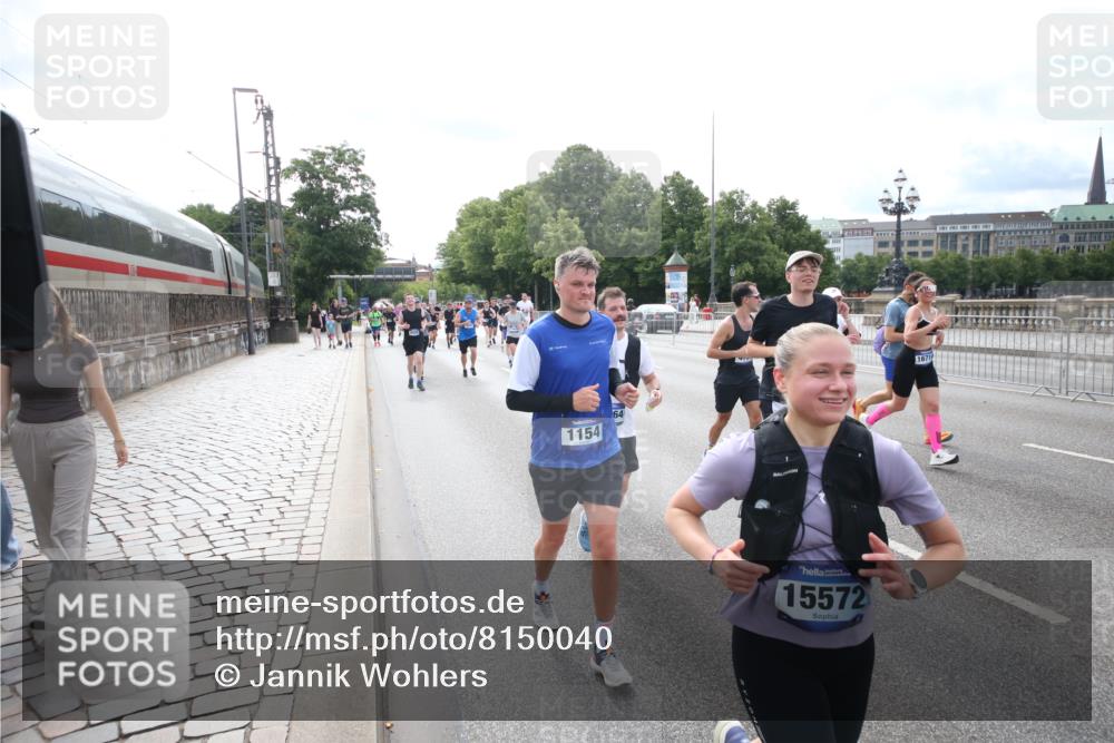 29.06.2025 - hella hamburg halbmarathon Jannik Wohlers http://msf.ph/oto/8150040 29.06.2025 10:19:45 Lombardsbrücke 1110, 1115, 2064, 3278, 3434, 3842, 4539, 4585, 4614, 4737, 4739, 5397, 5556, 5659, 5811, 5812, 5937, 7101, 7519, 7739, 7744, 7808, 8387, 8462, 8738, 9136, 9196, 9735, 10414, 10550, 10595, 10622, 10701, 10754, 11028, 13002, 13013, 13192, 13634, 13910, 14014, 14024, 14425, 14564, 15529, 15572, 15619, 15948, 16164, 16322, 16714, 16991, 17076, 17454, 17456, 17913, 18114, 18368, 18648, 18685 meine-sportfotos.de