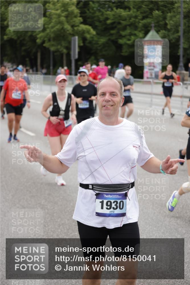 29.06.2025 - hella hamburg halbmarathon Jannik Wohlers http://msf.ph/oto/8150041 29.06.2025 10:50:24 Lombardsbrücke 1129, 1208, 1930, 2200, 2358, 2859, 3184, 3229, 3647, 3838, 4642, 4695, 4771, 4848, 6178, 7133, 7141, 7161, 7938, 8200, 8779, 8833, 8986, 9096, 9168, 9933, 10029, 10437, 10552, 10614, 10636, 11577, 12392, 12393, 12800, 13468, 13981, 14010, 14534, 14640, 14762, 14767, 14773, 15105, 15416, 16500, 16501, 16553, 16727, 16729, 16904, 17337, 17648, 17735 meine-sportfotos.de