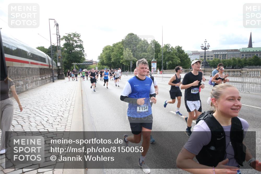 29.06.2025 - hella hamburg halbmarathon Jannik Wohlers http://msf.ph/oto/8150053 29.06.2025 10:19:45 Lombardsbrücke 1110, 1115, 2064, 3278, 3434, 3842, 4539, 4585, 4614, 4737, 4739, 5397, 5556, 5659, 5811, 5812, 5937, 7101, 7519, 7739, 7744, 7808, 8387, 8462, 8738, 9136, 9196, 9735, 10414, 10550, 10595, 10622, 10701, 10754, 11028, 13002, 13013, 13192, 13634, 13910, 14014, 14024, 14425, 14564, 15529, 15572, 15619, 15948, 16164, 16322, 16714, 16991, 17076, 17454, 17456, 17913, 18114, 18368, 18648, 18685 meine-sportfotos.de