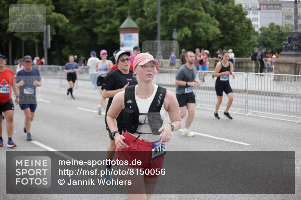 29.06.2025 - hella hamburg halbmarathon Jannik Wohlers http://msf.ph/oto/8150056 29.06.2025 10:50:25 Lombardsbrücke 1129, 1208, 1930, 2200, 2358, 2859, 3184, 3229, 3647, 3838, 4642, 4695, 4771, 4848, 6178, 7133, 7141, 7161, 7938, 8200, 8779, 8833, 8986, 9096, 9168, 9933, 10029, 10437, 10552, 10614, 10636, 11577, 12392, 12393, 12800, 13468, 13522, 13981, 14010, 14534, 14640, 14762, 14767, 14773, 15105, 15250, 15416, 16500, 16501, 16553, 16727, 16729, 16904, 17337, 17648, 17735 meine-sportfotos.de