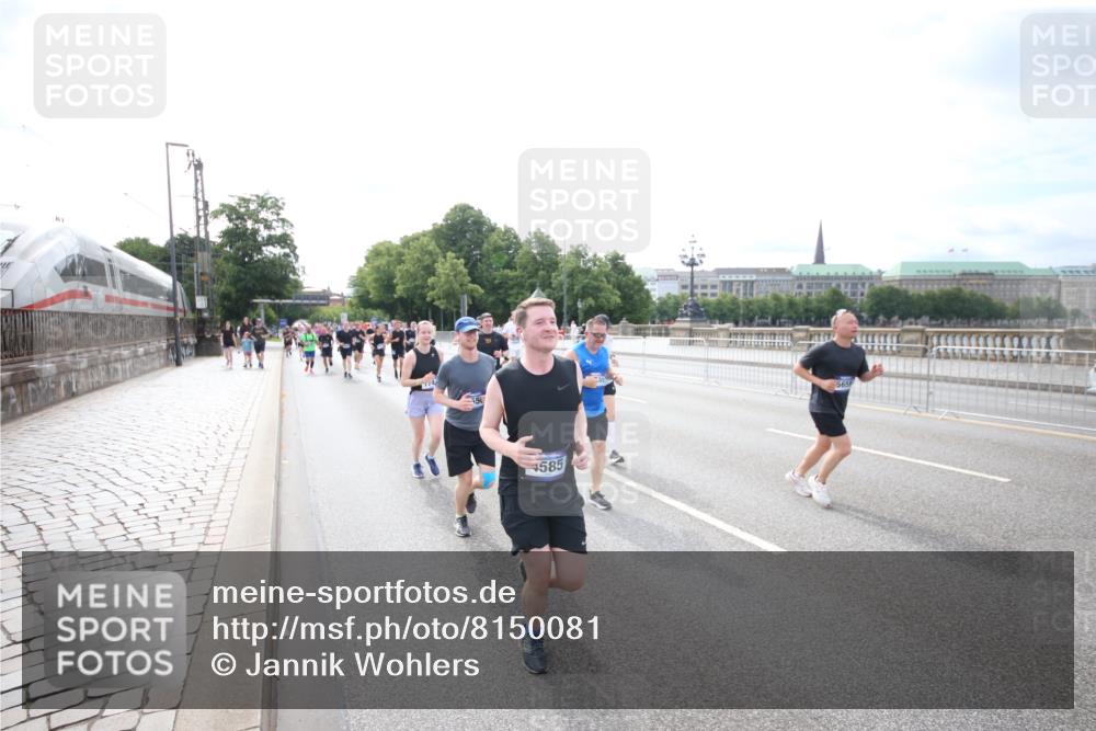 29.06.2025 - hella hamburg halbmarathon Jannik Wohlers http://msf.ph/oto/8150081 29.06.2025 10:19:49 Lombardsbrücke 1046, 1069, 1115, 1474, 2064, 3278, 3434, 3842, 4585, 4614, 4737, 4739, 5556, 5659, 5811, 5812, 5831, 5937, 7018, 7101, 7519, 7739, 7744, 7808, 8025, 8387, 8462, 8738, 9136, 9196, 9735, 9873, 10414, 10550, 10595, 10701, 10754, 11028, 13013, 13192, 14014, 14024, 14425, 14564, 15481, 15529, 15572, 15619, 15948, 16164, 16714, 16991, 17076, 17454, 17456, 17913, 18114, 18368, 18648, 18685 meine-sportfotos.de