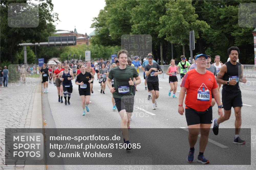 29.06.2025 - hella hamburg halbmarathon Jannik Wohlers http://msf.ph/oto/8150085 29.06.2025 10:50:28 Lombardsbrücke 1129, 1208, 1930, 2200, 2358, 2859, 3184, 3229, 3647, 3838, 4695, 4771, 4848, 6178, 7133, 7141, 7161, 7825, 7938, 8200, 8779, 8833, 8986, 9096, 9168, 9933, 10029, 10437, 10552, 10614, 10636, 11577, 12392, 12393, 12800, 13468, 13522, 13981, 14010, 14534, 14640, 14762, 14767, 14773, 15105, 15250, 15464, 16500, 16501, 16553, 16727, 16729, 16904, 17295, 17337, 17648, 17735 meine-sportfotos.de