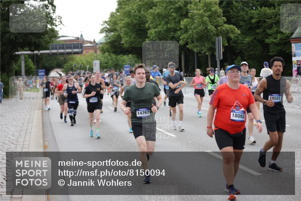 29.06.2025 - hella hamburg halbmarathon Jannik Wohlers http://msf.ph/oto/8150094 29.06.2025 10:50:28 Lombardsbrücke 1129, 1208, 1930, 2200, 2358, 2859, 3184, 3229, 3647, 3838, 4695, 4771, 4848, 6178, 7133, 7141, 7161, 7825, 7938, 8200, 8779, 8833, 8986, 9096, 9168, 9933, 10029, 10437, 10552, 10614, 10636, 11577, 12392, 12393, 12800, 13468, 13522, 13981, 14010, 14534, 14640, 14762, 14767, 14773, 15105, 15250, 15464, 16500, 16501, 16553, 16727, 16729, 16904, 17295, 17337, 17648, 17735 meine-sportfotos.de