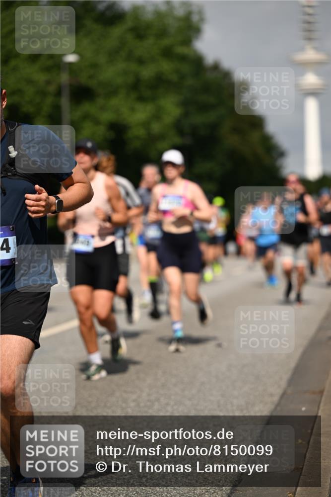 29.06.2025 - hella hamburg halbmarathon Dr. Thomas Lammeyer http://msf.ph/oto/8150099 29.06.2025 10:06:36 Kennedybrücke 1128, 1254, 1432, 1733, 2142, 2322, 2323, 2685, 3780, 3919, 4663, 4985, 5742, 5763, 6166, 6295, 6708, 6860, 6997, 7049, 7243, 7323, 8364, 8662, 8749, 9020, 9021, 9928, 10295, 10539, 10866, 11191, 11250 meine-sportfotos.de
