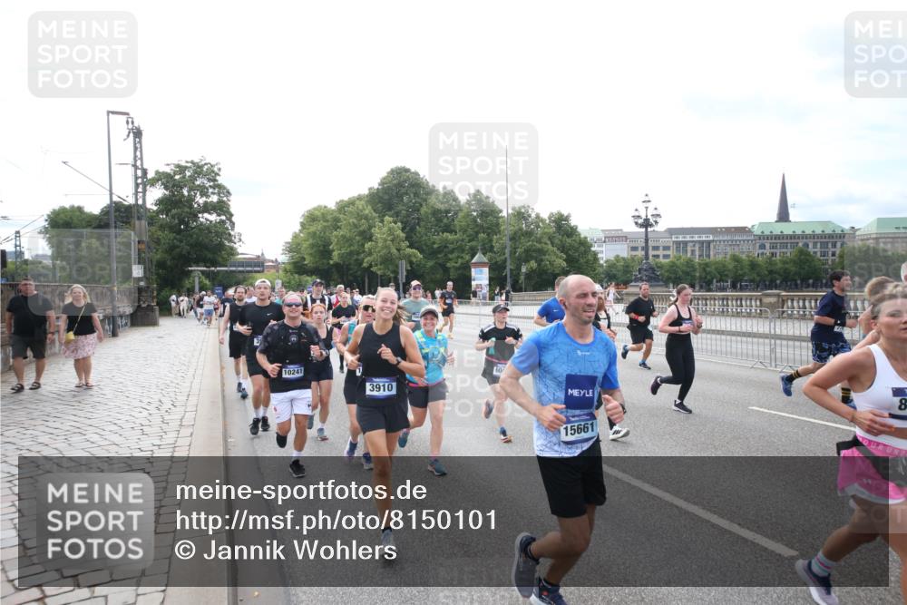 29.06.2025 - hella hamburg halbmarathon Jannik Wohlers http://msf.ph/oto/8150101 29.06.2025 10:22:00 Lombardsbrücke 1187, 1419, 1598, 2022, 2351, 3108, 3430, 3457, 3511, 3910, 3946, 4113, 4114, 4131, 4556, 4559, 4829, 4969, 4970, 5079, 5838, 6030, 6048, 6049, 6303, 6307, 6347, 6820, 6826, 6977, 7097, 7794, 8511, 8855, 8884, 9204, 9516, 9598, 10065, 10241, 10432, 10663, 10917, 10961, 11046, 11440, 12933, 13248, 13255, 13369, 13460, 13472, 13820, 13963, 14079, 14240, 14314, 14333, 14334, 14442, 14901, 14903, 14980, 15114, 17556, 19154 meine-sportfotos.de