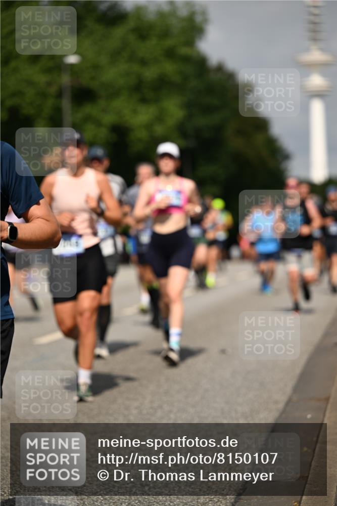 29.06.2025 - hella hamburg halbmarathon Dr. Thomas Lammeyer http://msf.ph/oto/8150107 29.06.2025 10:06:36 Kennedybrücke 1128, 1254, 1432, 1733, 2142, 2322, 2323, 2685, 3780, 3919, 4663, 4985, 5742, 5763, 6166, 6295, 6708, 6860, 6997, 7049, 7243, 7323, 8364, 8662, 8749, 9020, 9021, 9928, 10295, 10539, 10866, 11191, 11250 meine-sportfotos.de