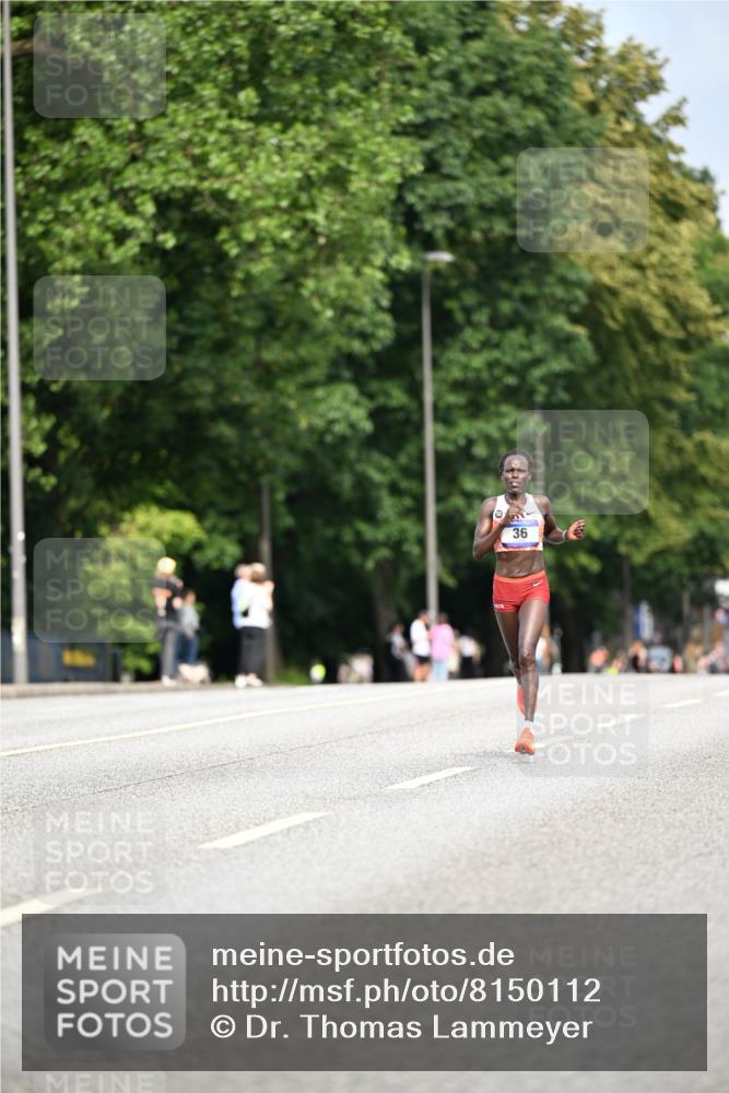 29.06.2025 - hella hamburg halbmarathon Dr. Thomas Lammeyer http://msf.ph/oto/8150112 29.06.2025 09:38:10 Kennedybrücke 36, 39, 47 meine-sportfotos.de
