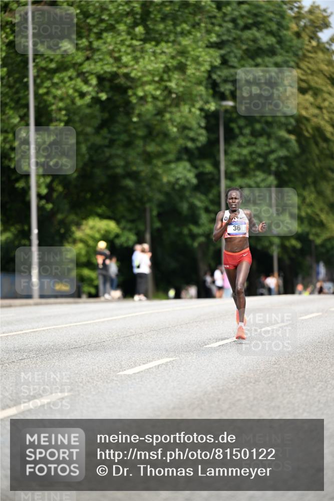 29.06.2025 - hella hamburg halbmarathon Dr. Thomas Lammeyer http://msf.ph/oto/8150122 29.06.2025 09:38:11 Kennedybrücke 36, 39, 47 meine-sportfotos.de