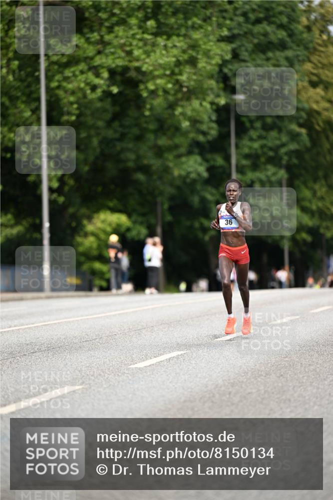 29.06.2025 - hella hamburg halbmarathon Dr. Thomas Lammeyer http://msf.ph/oto/8150134 29.06.2025 09:38:11 Kennedybrücke 36, 39, 47 meine-sportfotos.de
