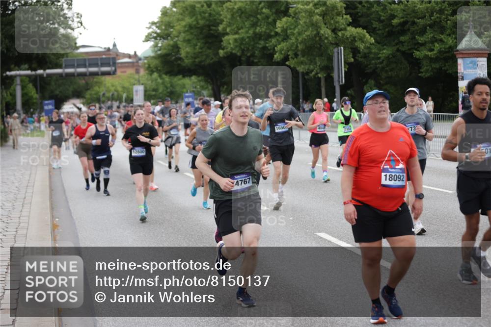 29.06.2025 - hella hamburg halbmarathon Jannik Wohlers http://msf.ph/oto/8150137 29.06.2025 10:50:28 Lombardsbrücke 1129, 1208, 1930, 2200, 2358, 2859, 3184, 3229, 3647, 3838, 4695, 4771, 4848, 6178, 7133, 7141, 7161, 7825, 7938, 8200, 8779, 8833, 8986, 9096, 9168, 9933, 10029, 10437, 10552, 10614, 10636, 11577, 12392, 12393, 12800, 13468, 13522, 13981, 14010, 14534, 14640, 14762, 14767, 14773, 15105, 15250, 15464, 16500, 16501, 16553, 16727, 16729, 16904, 17295, 17337, 17648, 17735 meine-sportfotos.de