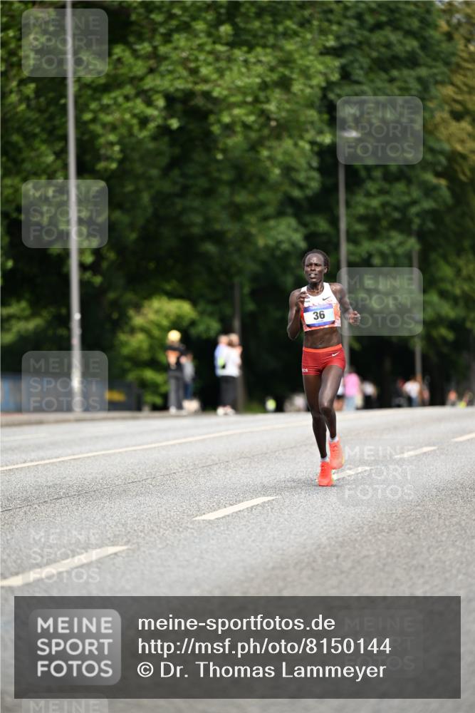 29.06.2025 - hella hamburg halbmarathon Dr. Thomas Lammeyer http://msf.ph/oto/8150144 29.06.2025 09:38:11 Kennedybrücke 36, 39, 47 meine-sportfotos.de