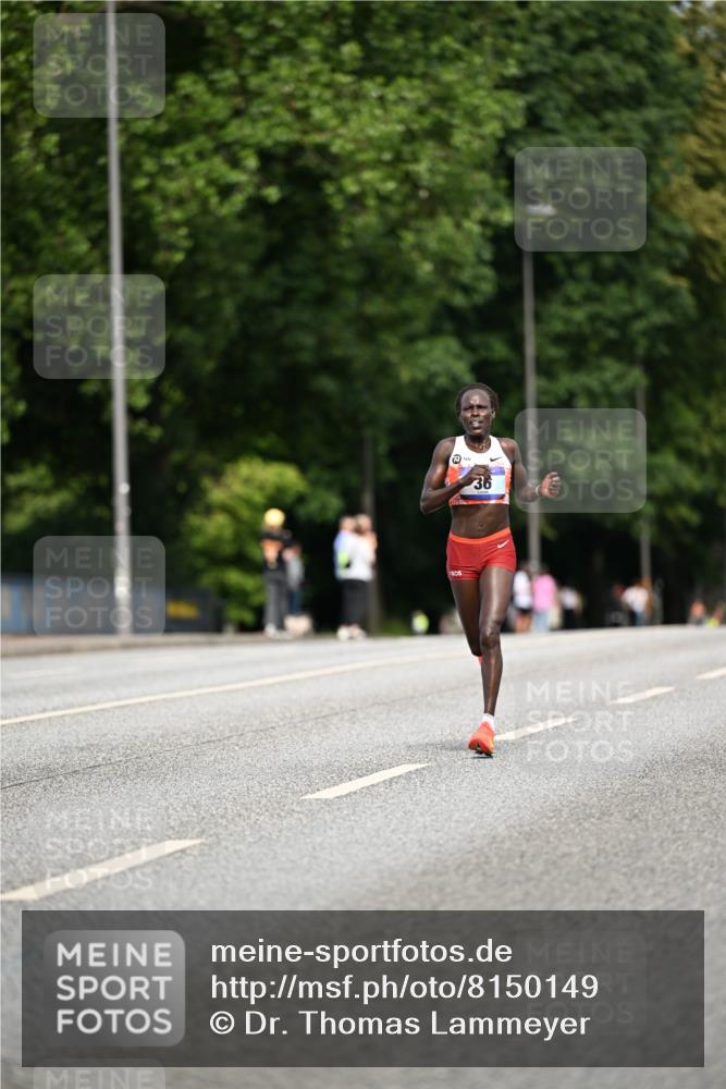 29.06.2025 - hella hamburg halbmarathon Dr. Thomas Lammeyer http://msf.ph/oto/8150149 29.06.2025 09:38:11 Kennedybrücke 36, 39, 47 meine-sportfotos.de