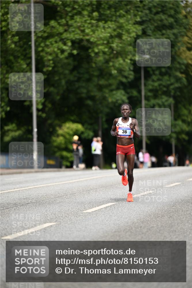 29.06.2025 - hella hamburg halbmarathon Dr. Thomas Lammeyer http://msf.ph/oto/8150153 29.06.2025 09:38:12 Kennedybrücke 36, 39, 47 meine-sportfotos.de