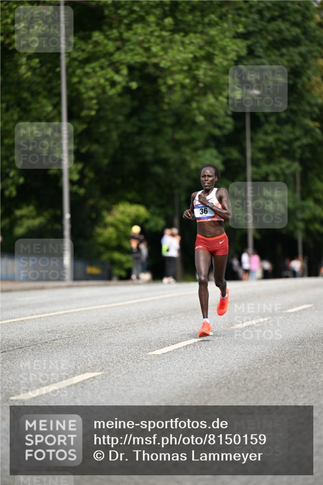 29.06.2025 - hella hamburg halbmarathon Dr. Thomas Lammeyer http://msf.ph/oto/8150159 29.06.2025 09:38:12 Kennedybrücke 36, 39, 47 meine-sportfotos.de