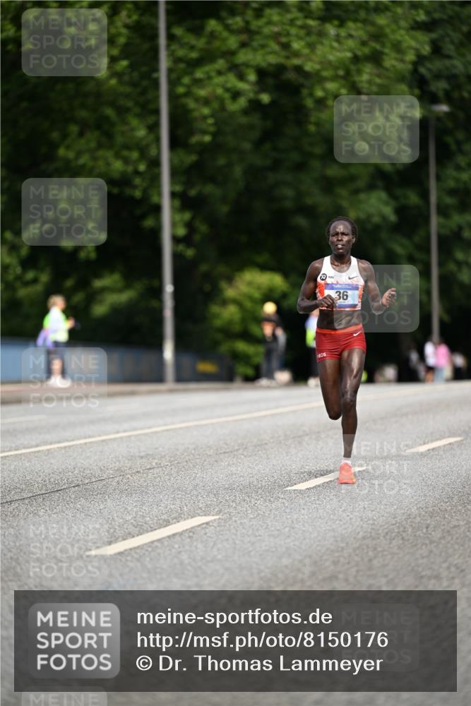 29.06.2025 - hella hamburg halbmarathon Dr. Thomas Lammeyer http://msf.ph/oto/8150176 29.06.2025 09:38:12 Kennedybrücke 36, 39, 47 meine-sportfotos.de