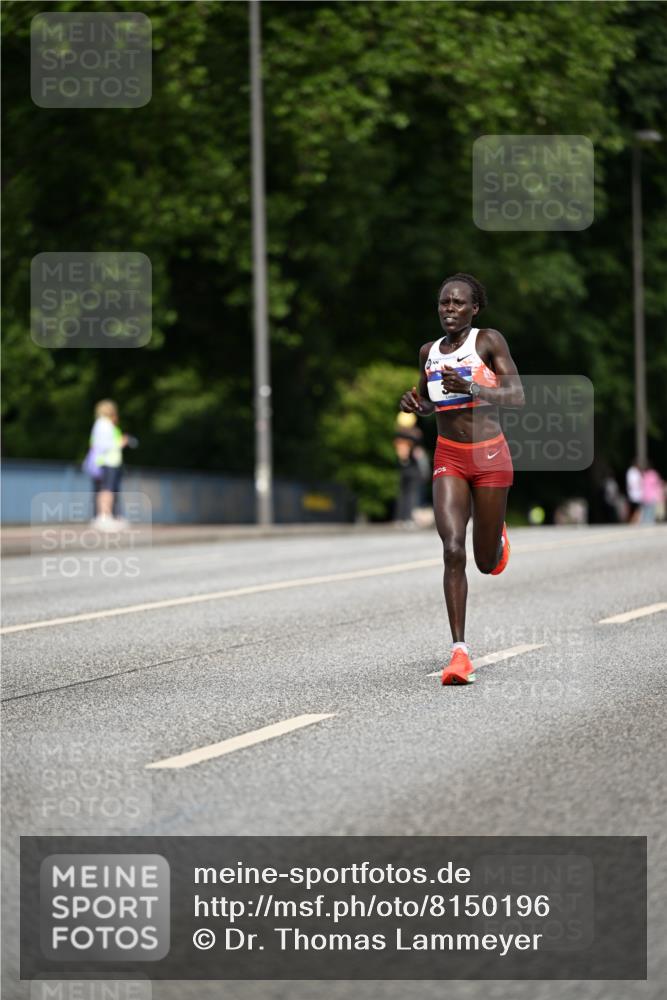 29.06.2025 - hella hamburg halbmarathon Dr. Thomas Lammeyer http://msf.ph/oto/8150196 29.06.2025 09:38:12 Kennedybrücke 36, 39, 47 meine-sportfotos.de