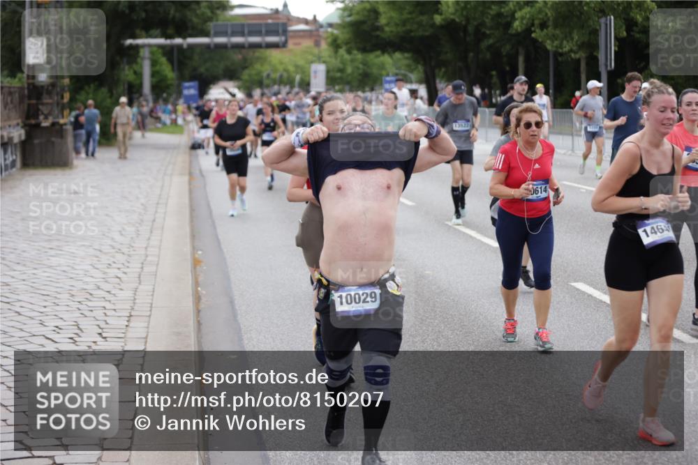 29.06.2025 - hella hamburg halbmarathon Jannik Wohlers http://msf.ph/oto/8150207 29.06.2025 10:50:34 Lombardsbrücke 1129, 1203, 1208, 1404, 2200, 2358, 2859, 3229, 3934, 4771, 4848, 5286, 5289, 6178, 7141, 7770, 7771, 7825, 8200, 8779, 8986, 10029, 10552, 10614, 10636, 11052, 11252, 11577, 11971, 12301, 12800, 13468, 13522, 13981, 14010, 14127, 14534, 14640, 14767, 14773, 15250, 15464, 16500, 16501, 16553, 16727, 16729, 16904, 17295, 17648, 17735 meine-sportfotos.de