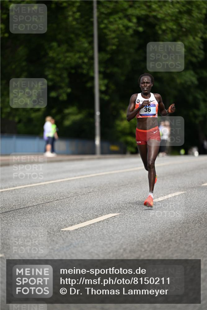 29.06.2025 - hella hamburg halbmarathon Dr. Thomas Lammeyer http://msf.ph/oto/8150211 29.06.2025 09:38:13 Kennedybrücke 36, 39, 47 meine-sportfotos.de