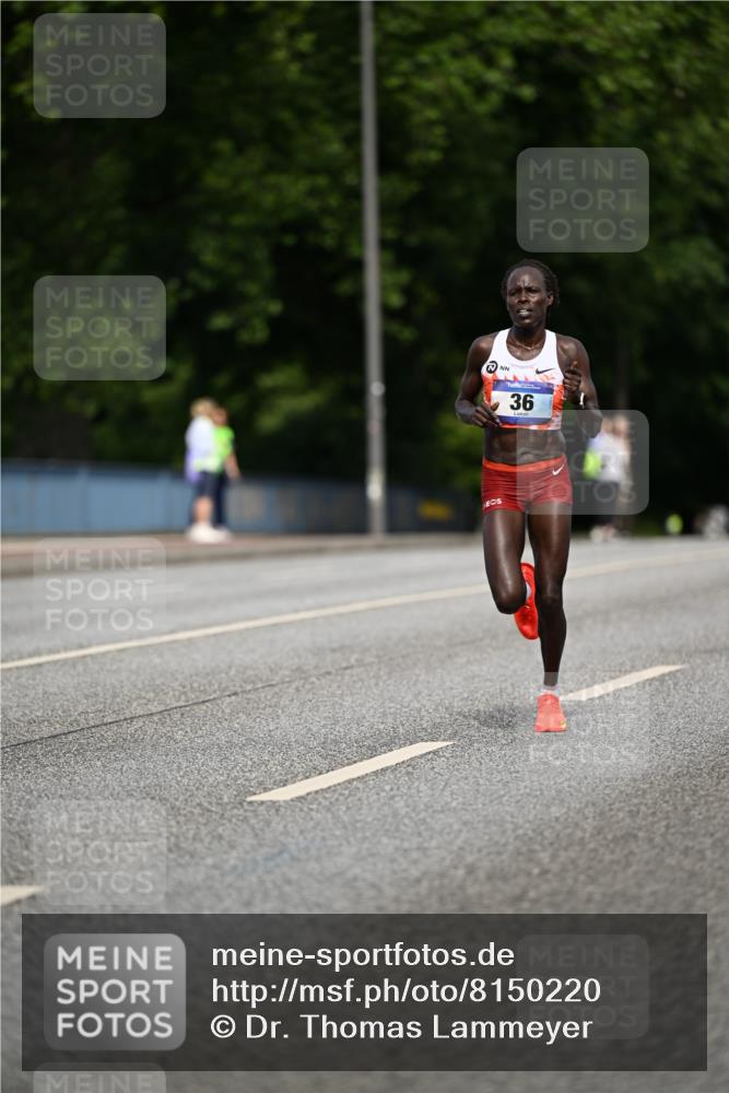 29.06.2025 - hella hamburg halbmarathon Dr. Thomas Lammeyer http://msf.ph/oto/8150220 29.06.2025 09:38:13 Kennedybrücke 36, 39, 47 meine-sportfotos.de