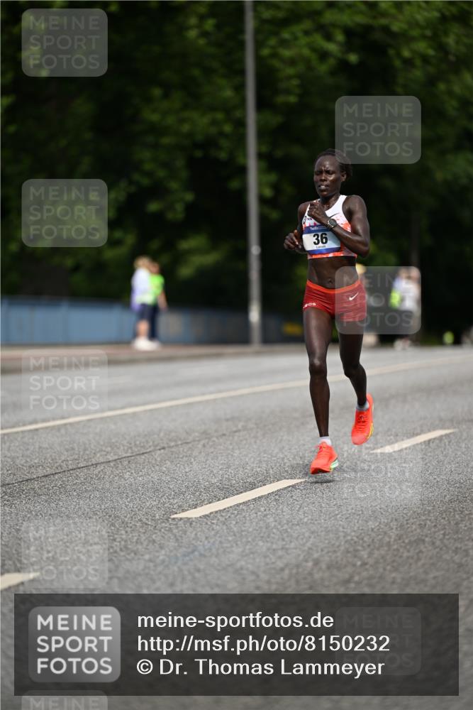 29.06.2025 - hella hamburg halbmarathon Dr. Thomas Lammeyer http://msf.ph/oto/8150232 29.06.2025 09:38:13 Kennedybrücke 36, 39, 47 meine-sportfotos.de