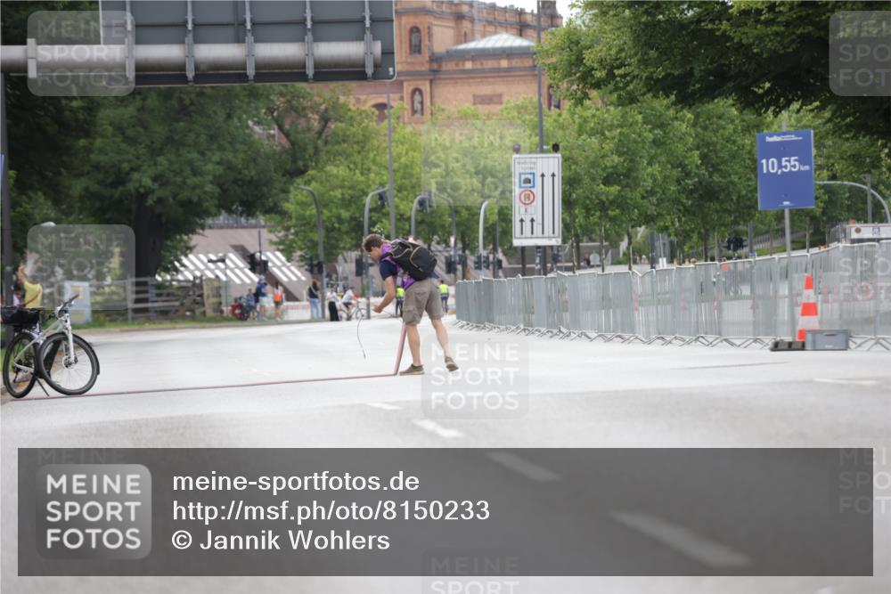 29.06.2025 - hella hamburg halbmarathon Jannik Wohlers http://msf.ph/oto/8150233 29.06.2025 09:15:23 Lombardsbrücke  meine-sportfotos.de