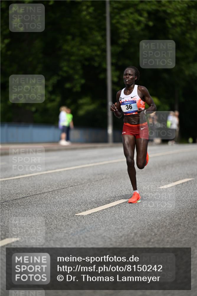 29.06.2025 - hella hamburg halbmarathon Dr. Thomas Lammeyer http://msf.ph/oto/8150242 29.06.2025 09:38:13 Kennedybrücke 36, 39, 47 meine-sportfotos.de