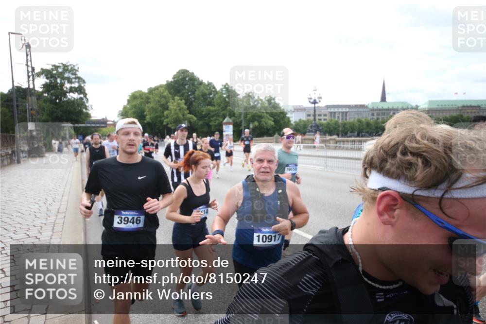 29.06.2025 - hella hamburg halbmarathon Jannik Wohlers http://msf.ph/oto/8150247 29.06.2025 10:22:02 Lombardsbrücke 1187, 1419, 1598, 2022, 2351, 2886, 3108, 3430, 3457, 3511, 3910, 3946, 4113, 4114, 4131, 4556, 4559, 4829, 4969, 4970, 5079, 5798, 5838, 6030, 6048, 6049, 6303, 6307, 6347, 6820, 6826, 6899, 7097, 7794, 8511, 8855, 8931, 9204, 9516, 9598, 10065, 10241, 10432, 10573, 10663, 10917, 10961, 11046, 11440, 12933, 13248, 13369, 13460, 13472, 13820, 13963, 14079, 14240, 14314, 14333, 14334, 14442, 14901, 14903, 14906, 14980, 15114 meine-sportfotos.de