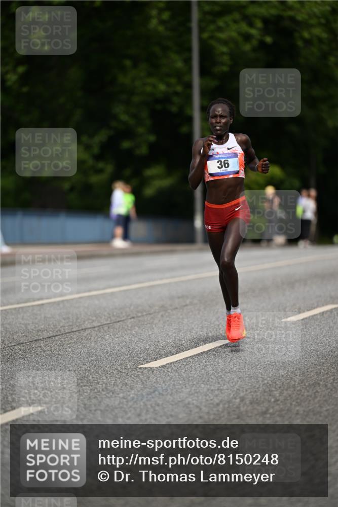 29.06.2025 - hella hamburg halbmarathon Dr. Thomas Lammeyer http://msf.ph/oto/8150248 29.06.2025 09:38:13 Kennedybrücke 36, 39, 47 meine-sportfotos.de