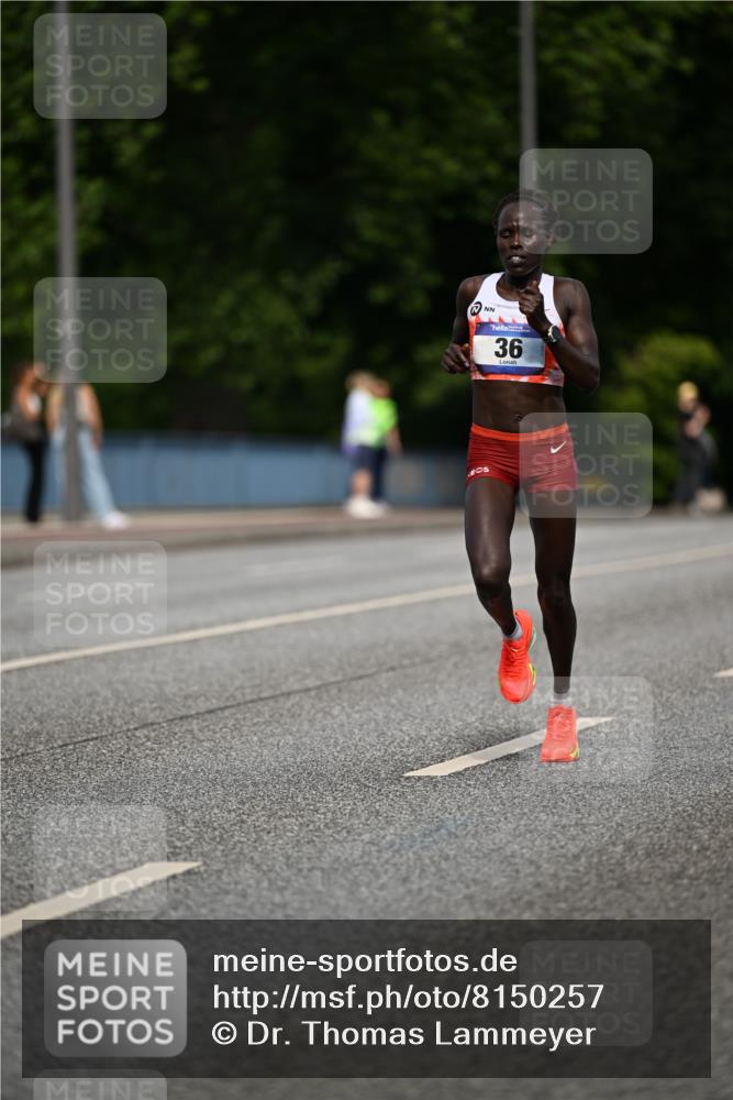 29.06.2025 - hella hamburg halbmarathon Dr. Thomas Lammeyer http://msf.ph/oto/8150257 29.06.2025 09:38:13 Kennedybrücke 36, 39, 47 meine-sportfotos.de