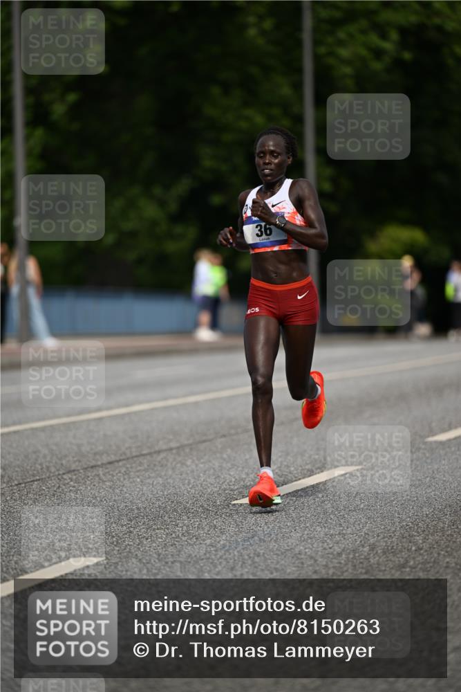 29.06.2025 - hella hamburg halbmarathon Dr. Thomas Lammeyer http://msf.ph/oto/8150263 29.06.2025 09:38:14 Kennedybrücke 36, 39, 47 meine-sportfotos.de