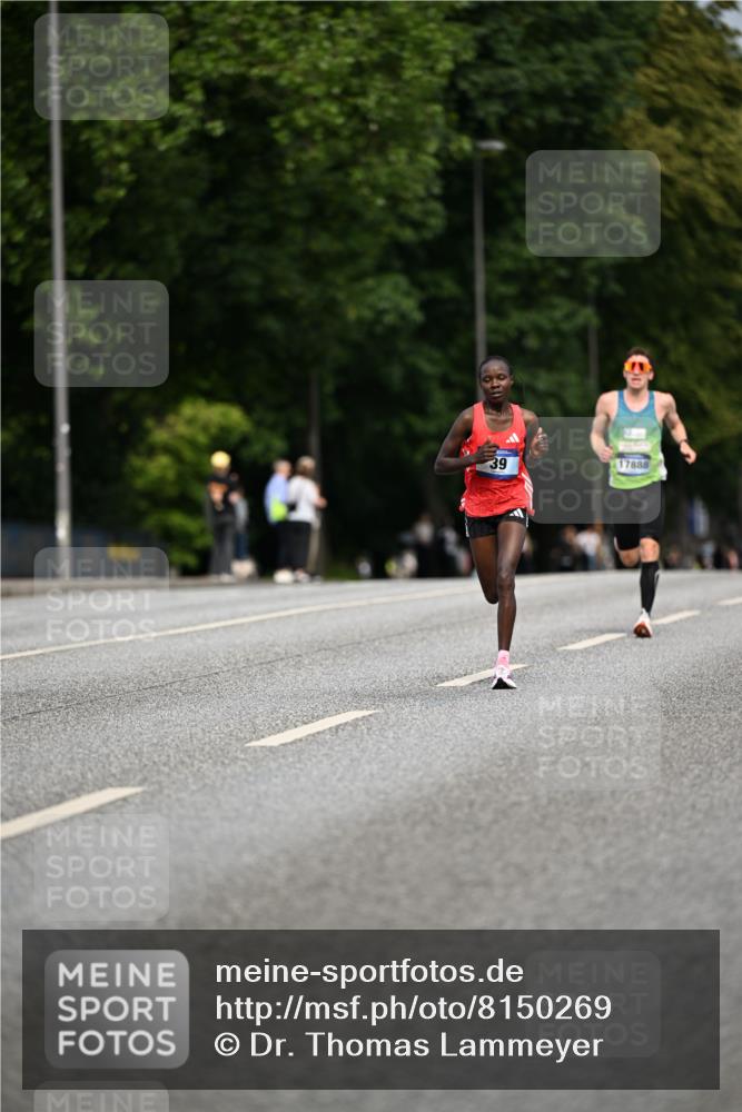 29.06.2025 - hella hamburg halbmarathon Dr. Thomas Lammeyer http://msf.ph/oto/8150269 29.06.2025 09:38:19 Kennedybrücke 36, 39, 47 meine-sportfotos.de