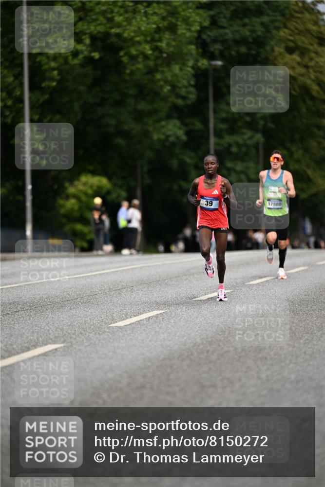 29.06.2025 - hella hamburg halbmarathon Dr. Thomas Lammeyer http://msf.ph/oto/8150272 29.06.2025 09:38:19 Kennedybrücke 36, 39, 47 meine-sportfotos.de