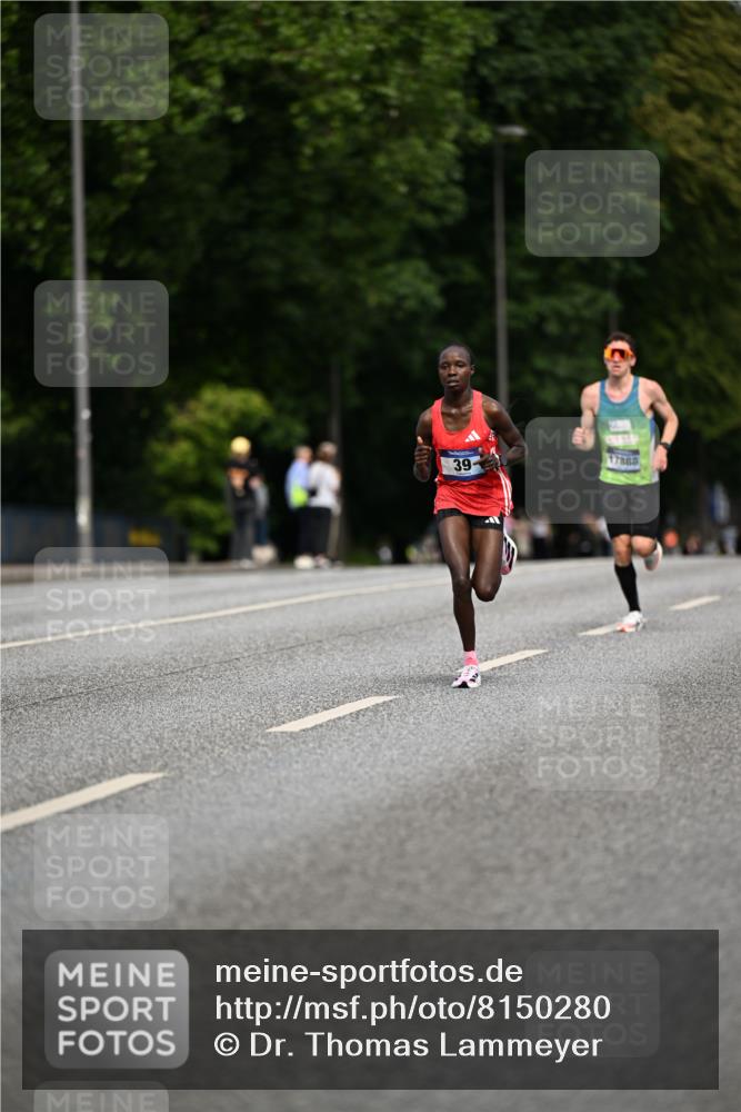 29.06.2025 - hella hamburg halbmarathon Dr. Thomas Lammeyer http://msf.ph/oto/8150280 29.06.2025 09:38:19 Kennedybrücke 36, 39, 47 meine-sportfotos.de