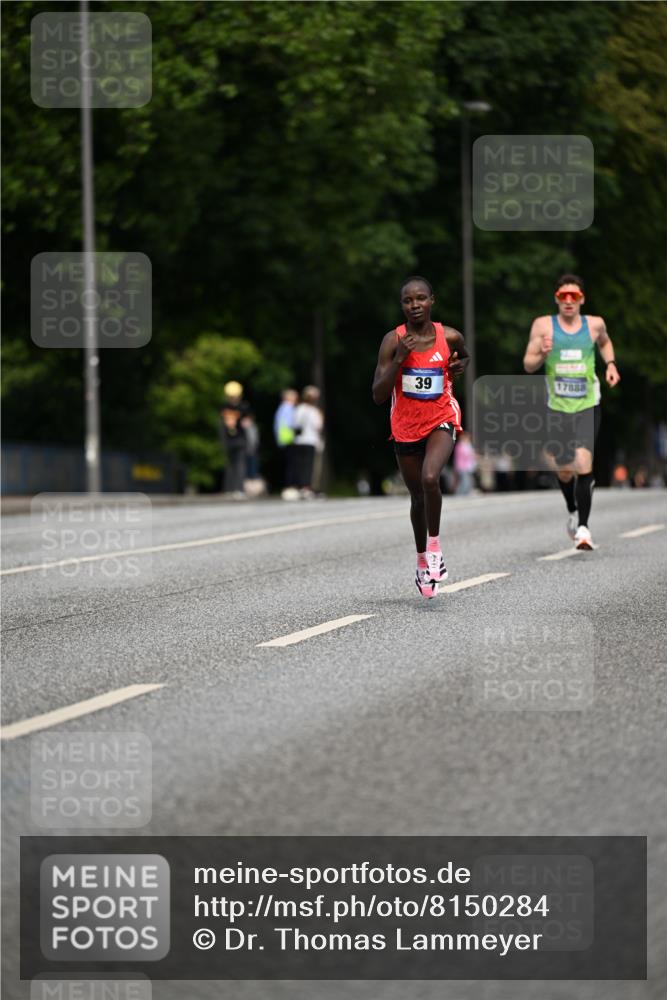 29.06.2025 - hella hamburg halbmarathon Dr. Thomas Lammeyer http://msf.ph/oto/8150284 29.06.2025 09:38:19 Kennedybrücke 36, 39, 47 meine-sportfotos.de