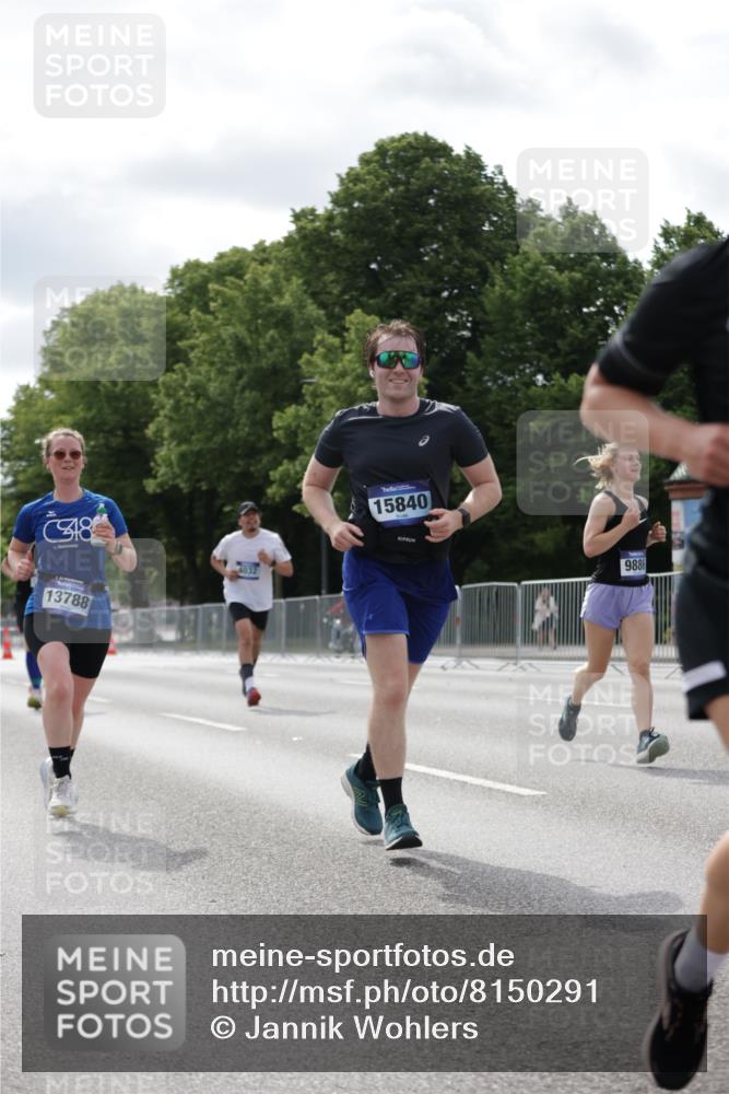 29.06.2025 - hella hamburg halbmarathon Jannik Wohlers http://msf.ph/oto/8150291 29.06.2025 10:13:40 Lombardsbrücke 1194, 1480, 1890, 4032, 4962, 6287, 6710, 8001, 8057, 9886, 10442, 10443, 11987, 12938, 13788, 15482, 15840, 17439, 17985, 18041, 18236, 18239 meine-sportfotos.de