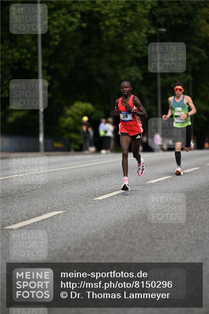 29.06.2025 - hella hamburg halbmarathon Dr. Thomas Lammeyer http://msf.ph/oto/8150296 29.06.2025 09:38:19 Kennedybrücke 36, 39, 47 meine-sportfotos.de