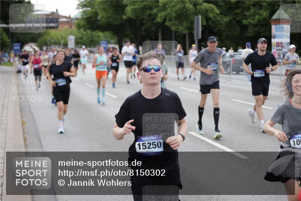 29.06.2025 - hella hamburg halbmarathon Jannik Wohlers http://msf.ph/oto/8150302 29.06.2025 10:50:37 Lombardsbrücke 1129, 1203, 1208, 1404, 1478, 2358, 2859, 3934, 4771, 4848, 5286, 5289, 5530, 6178, 7012, 7141, 7770, 7771, 7825, 8200, 8779, 8986, 10029, 10552, 10614, 10636, 11052, 11252, 11577, 11971, 12301, 12800, 13468, 13522, 13981, 14010, 14127, 14152, 14534, 14640, 14767, 14773, 15250, 15464, 16500, 16501, 16553, 16727, 16729, 16904, 17295, 17735, 19098 meine-sportfotos.de
