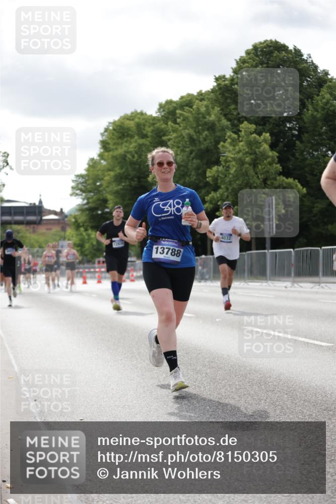 29.06.2025 - hella hamburg halbmarathon Jannik Wohlers http://msf.ph/oto/8150305 29.06.2025 10:13:41 Lombardsbrücke 1194, 1890, 4032, 4962, 6287, 6710, 8001, 8057, 9845, 9886, 10442, 10443, 11987, 12938, 13285, 13788, 15482, 15840, 17439, 17985, 18041, 18236, 18239 meine-sportfotos.de