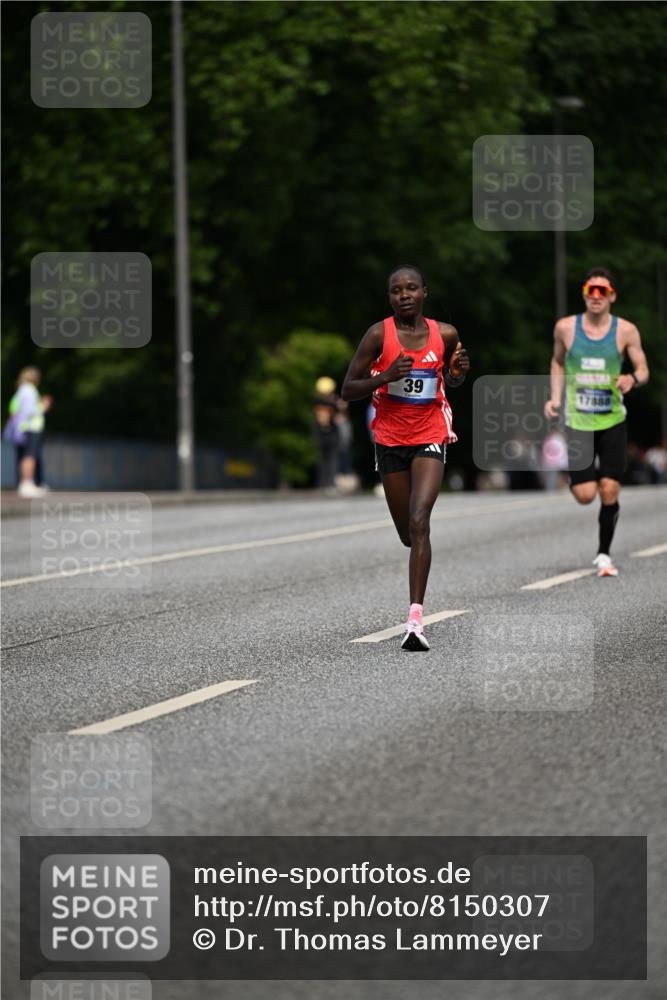 29.06.2025 - hella hamburg halbmarathon Dr. Thomas Lammeyer http://msf.ph/oto/8150307 29.06.2025 09:38:20 Kennedybrücke 36, 39, 47 meine-sportfotos.de