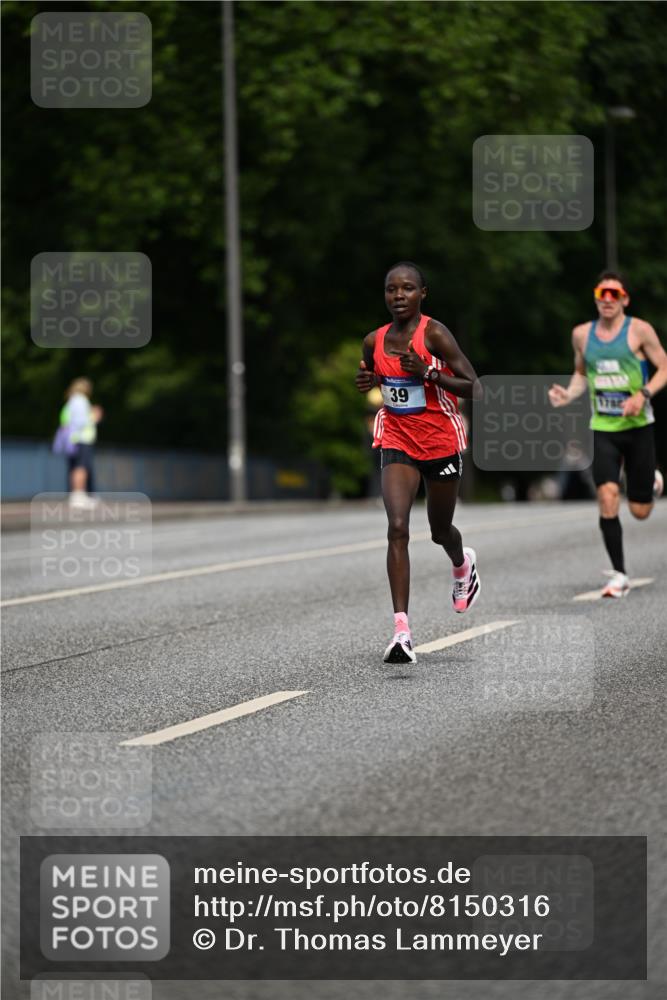 29.06.2025 - hella hamburg halbmarathon Dr. Thomas Lammeyer http://msf.ph/oto/8150316 29.06.2025 09:38:20 Kennedybrücke 36, 39, 47 meine-sportfotos.de