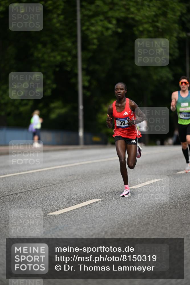 29.06.2025 - hella hamburg halbmarathon Dr. Thomas Lammeyer http://msf.ph/oto/8150319 29.06.2025 09:38:20 Kennedybrücke 36, 39, 47 meine-sportfotos.de