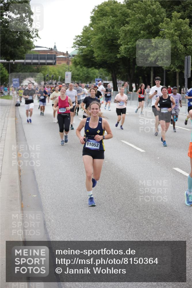 29.06.2025 - hella hamburg halbmarathon Jannik Wohlers http://msf.ph/oto/8150364 29.06.2025 10:50:40 Lombardsbrücke 1129, 1203, 1208, 1404, 1478, 2358, 2859, 3934, 4156, 4713, 4848, 4920, 5286, 5289, 5530, 7012, 7141, 7770, 7771, 7825, 8410, 8779, 9166, 9167, 10029, 10552, 10614, 10636, 11052, 11252, 11577, 11971, 12301, 12800, 13468, 13522, 13981, 14010, 14127, 14152, 14640, 14767, 14773, 15250, 15464, 16427, 16727, 16729, 16904, 17079, 17295, 17735, 19098 meine-sportfotos.de