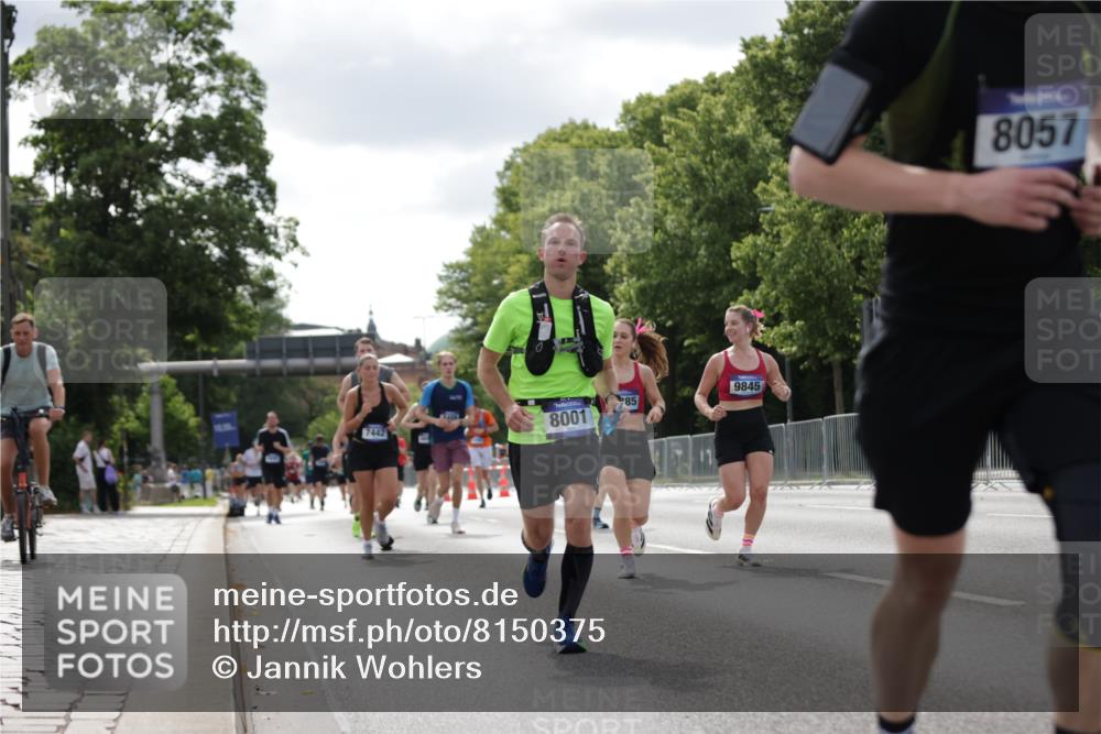 29.06.2025 - hella hamburg halbmarathon Jannik Wohlers http://msf.ph/oto/8150375 29.06.2025 10:13:47 Lombardsbrücke 1194, 1890, 3939, 4032, 4962, 6089, 6287, 7209, 7442, 7991, 8001, 8057, 8409, 8892, 9845, 9886, 11987, 12938, 13285, 13788, 15840, 17439, 18041, 18236, 18239 meine-sportfotos.de