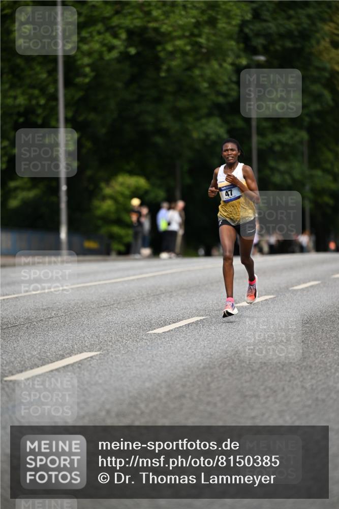 29.06.2025 - hella hamburg halbmarathon Dr. Thomas Lammeyer http://msf.ph/oto/8150385 29.06.2025 09:38:25 Kennedybrücke 28, 36, 39, 47 meine-sportfotos.de