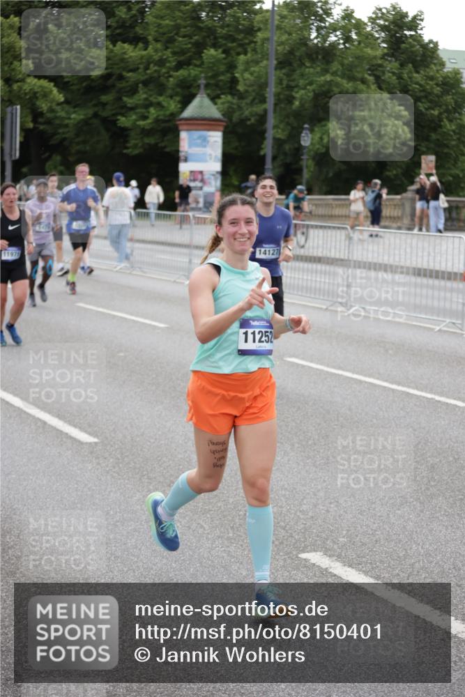 29.06.2025 - hella hamburg halbmarathon Jannik Wohlers http://msf.ph/oto/8150401 29.06.2025 10:50:41 Lombardsbrücke 1129, 1203, 1208, 1404, 1478, 2358, 2859, 3934, 4156, 4713, 4848, 4920, 5286, 5289, 5530, 7012, 7141, 7770, 7771, 7825, 8410, 8779, 9166, 9167, 10552, 10614, 10636, 11052, 11252, 11971, 12301, 12800, 13468, 13522, 14010, 14127, 14152, 14640, 14773, 15250, 15464, 16427, 16727, 16729, 16904, 16928, 17079, 17295, 17735, 19098 meine-sportfotos.de