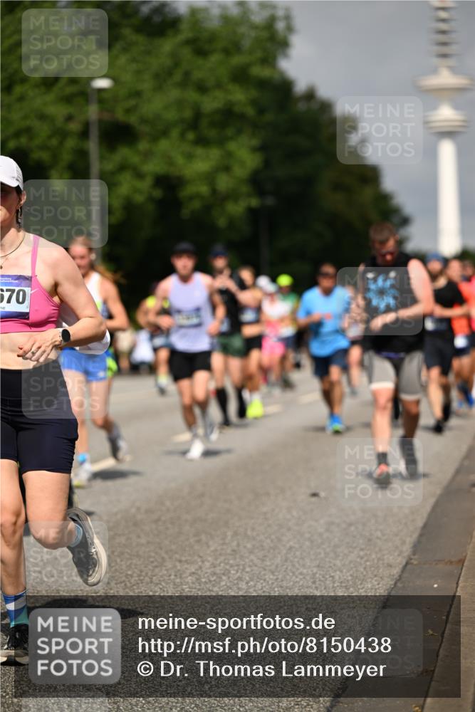 29.06.2025 - hella hamburg halbmarathon Dr. Thomas Lammeyer http://msf.ph/oto/8150438 29.06.2025 10:06:38 Kennedybrücke 1128, 1254, 1432, 1733, 2142, 2322, 2685, 2819, 3780, 3919, 4663, 4985, 5742, 5763, 6166, 6295, 6708, 6752, 6860, 6997, 7049, 7243, 7323, 8003, 8364, 8662, 8749, 9006, 9020, 9021, 10295, 10539, 10866, 11191, 11250 meine-sportfotos.de