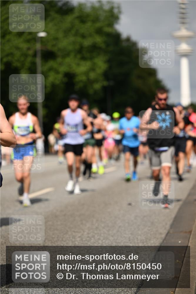 29.06.2025 - hella hamburg halbmarathon Dr. Thomas Lammeyer http://msf.ph/oto/8150450 29.06.2025 10:06:38 Kennedybrücke 1128, 1254, 1432, 1733, 2142, 2322, 2685, 2819, 3780, 3919, 4663, 4985, 5742, 5763, 6166, 6295, 6708, 6752, 6860, 6997, 7049, 7243, 7323, 8003, 8364, 8662, 8749, 9006, 9020, 9021, 10295, 10539, 10866, 11191, 11250 meine-sportfotos.de