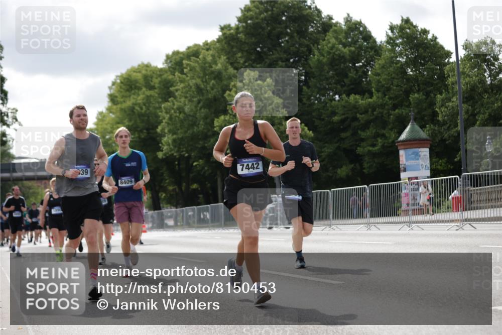 29.06.2025 - hella hamburg halbmarathon Jannik Wohlers http://msf.ph/oto/8150453 29.06.2025 10:13:50 Lombardsbrücke 1194, 1890, 3939, 4032, 4962, 6089, 6287, 7209, 7442, 7840, 7991, 8001, 8057, 8409, 8892, 9845, 9886, 11987, 12938, 13237, 13285, 13788, 14488, 15840, 16126, 18236, 18239 meine-sportfotos.de